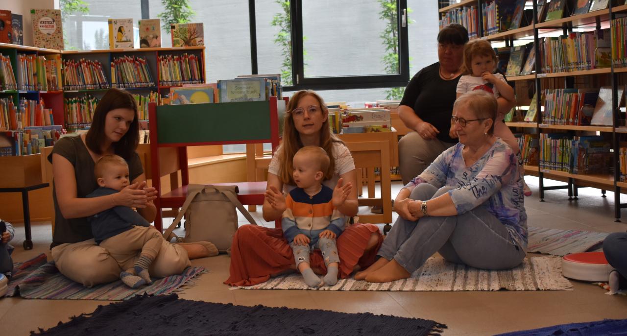 Zwertgerltreffen in der Bibliothek / Buchstart
