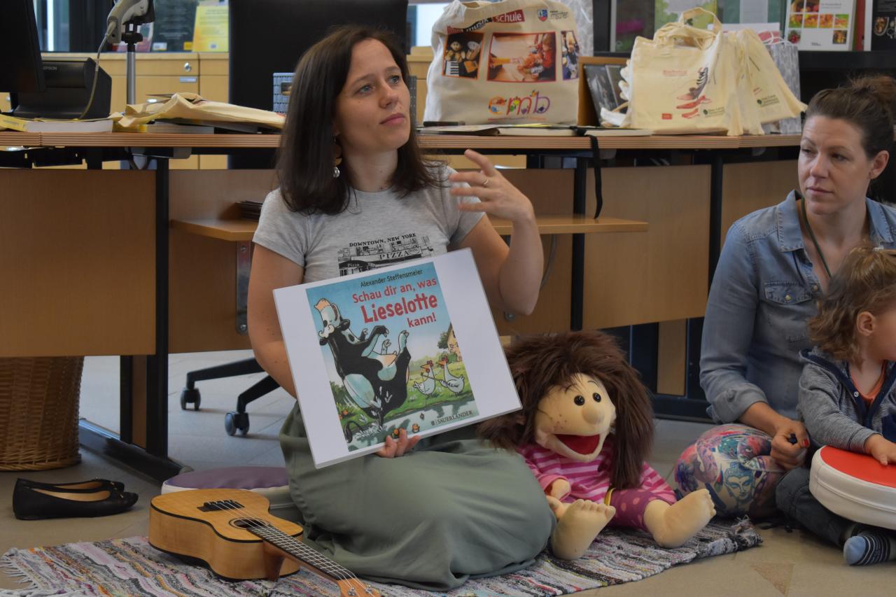 Zwertgerltreffen in der Bibliothek / Buchstart