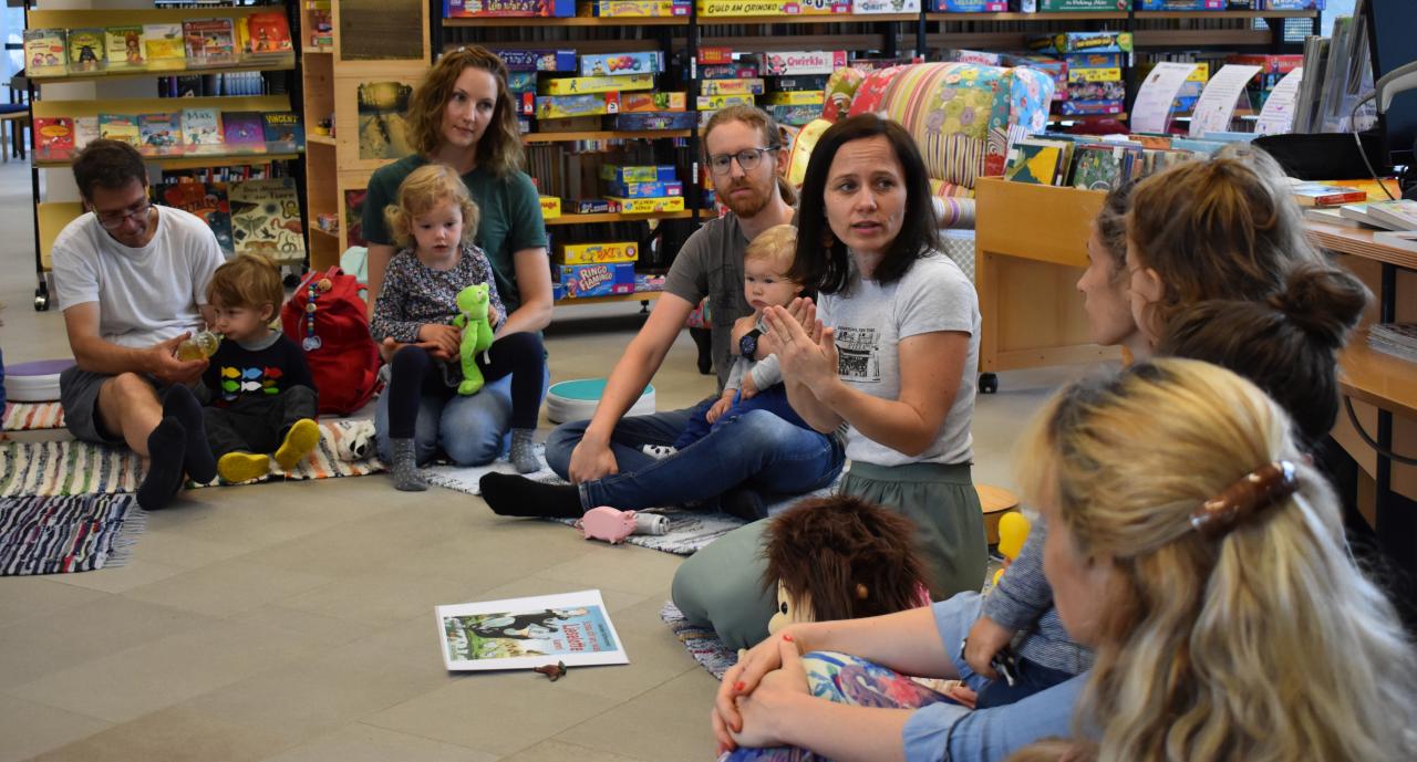 Zwergerltreffen in der Bibliothek / Buchstart