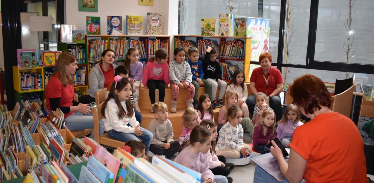 Kindergartenbesuch in der Bibliothek