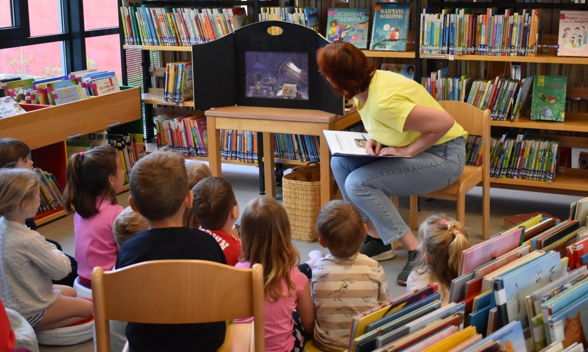 Kindergartenbesuch in der Bibliothek