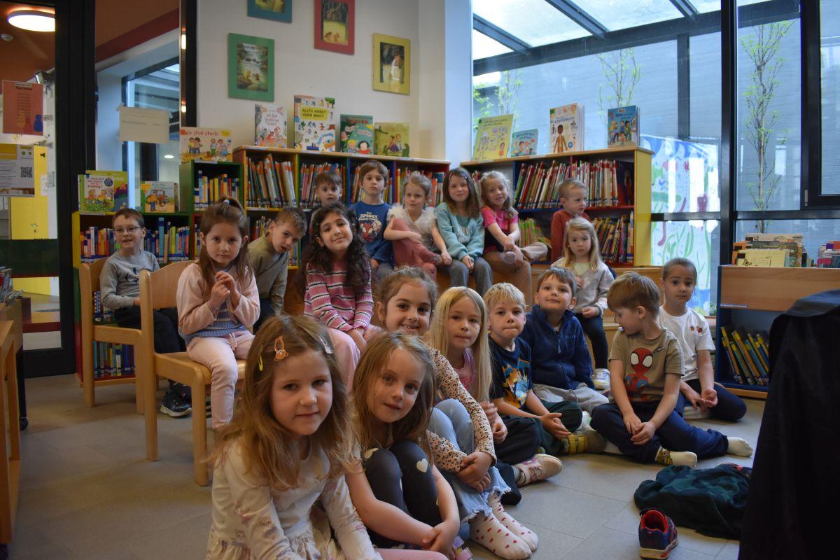 Kindergartenbesuch in der Bibliothek Premstätten