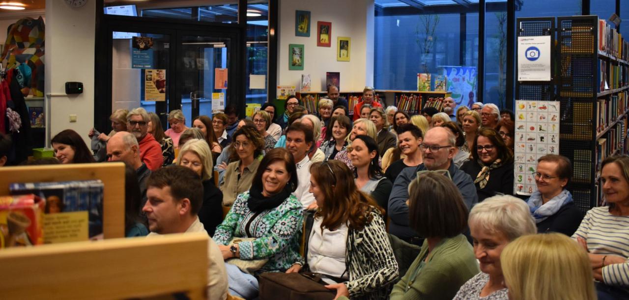 Lesung mit Claudia Rossbacher in der Bibliothek Premstätten