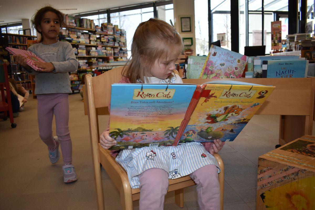 Kindergartenbesuch in der Bibliothek Premstätten