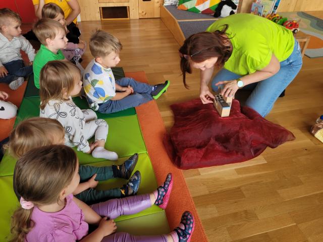 Besuch in der Kinderkrippe